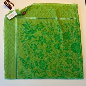 Gucci Green Floral Patterned Scarf